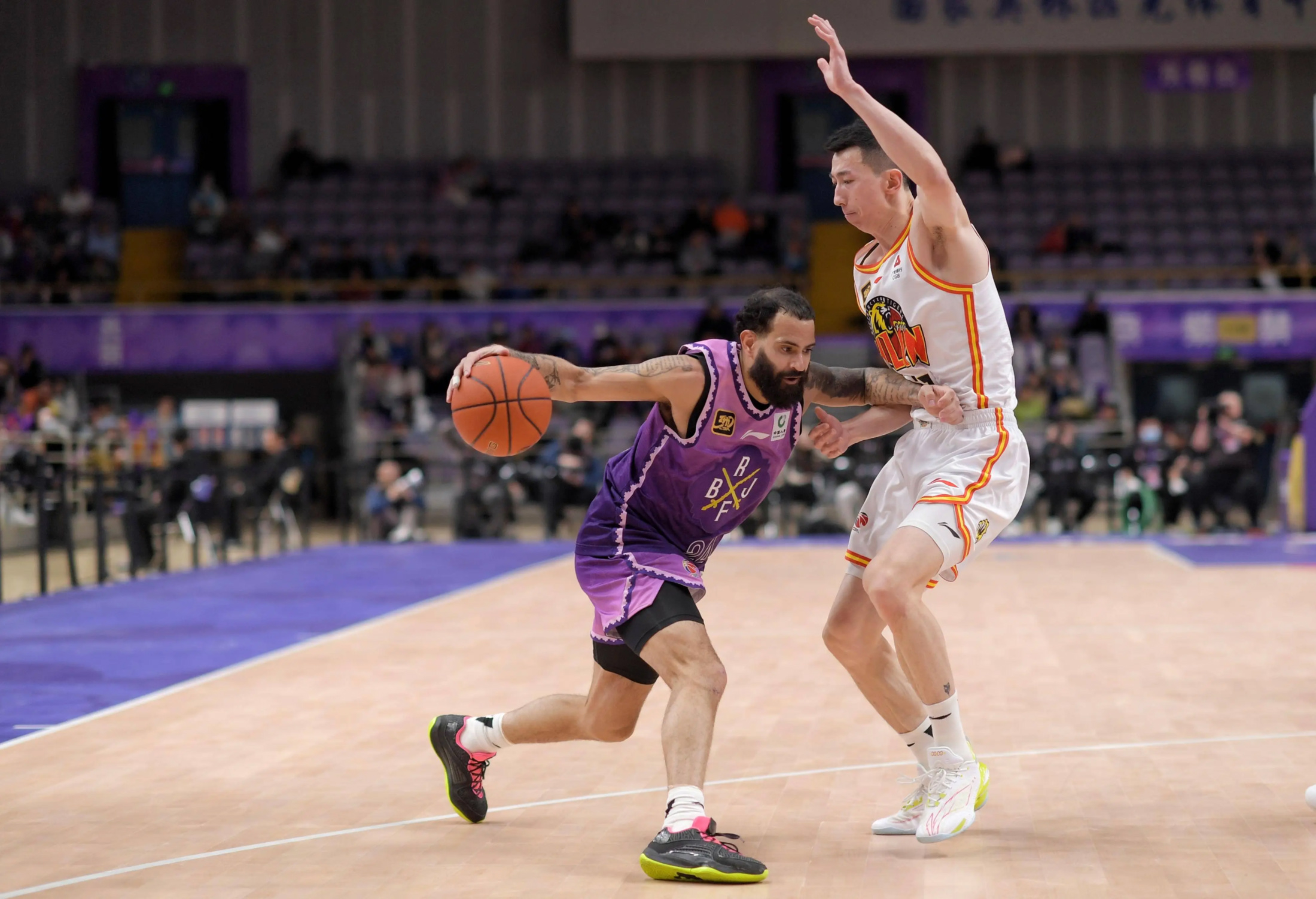 山东队绝杀浙江队,霍勒迪扛起全队 山东队绝杀浙江队,霍勒迪扛起全队