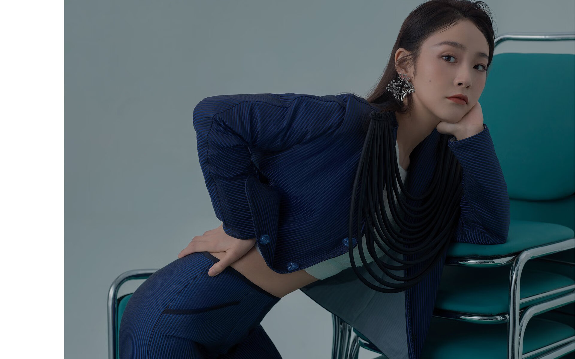 荷兰风暴席卷前场，蒂亚戈绝境执棋—拜仁淘汰赛的非典型关键先生